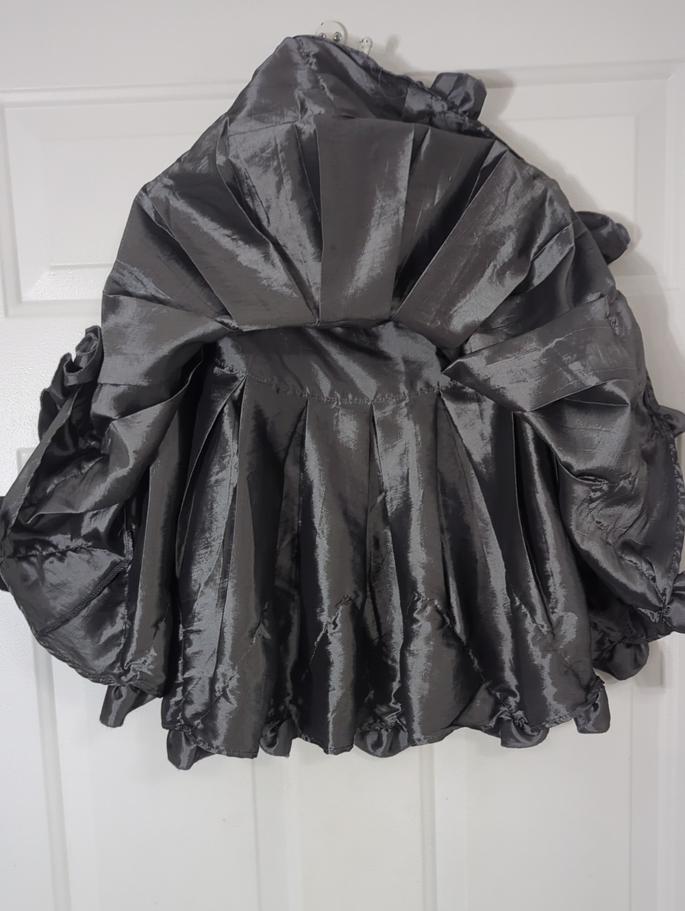 Vintage XXI Forever 21 Y2K Gunmetal Pewter Ruffle Mini Skirt Small - Picture 4 of 8